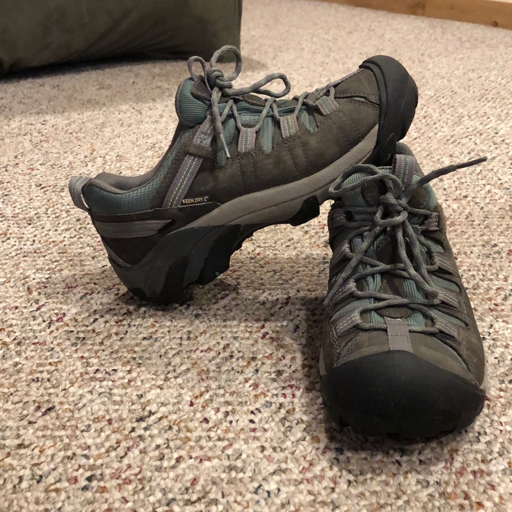 KEEN hiking boots
